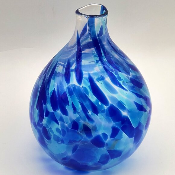 FINAL CLEARANCE Art Glass Blue Shades Confetti Bud Vase Bulbous Teardrop 6" High - Picture 4 of 12
